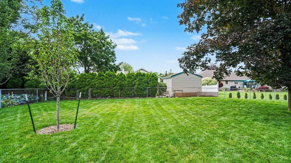 1383 Cranbrook Drive Saginaw Charter Township, MI 48638