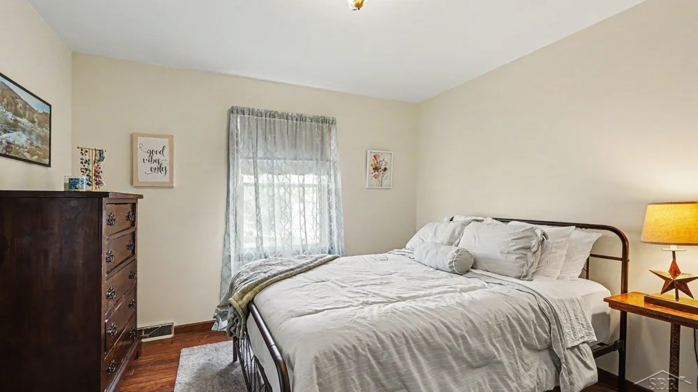 1383 Cranbrook Drive Saginaw Charter Township, MI 48638