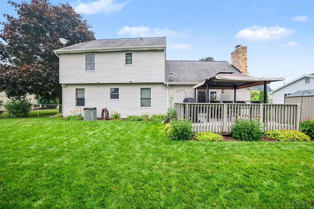1383 Cranbrook Drive Saginaw Charter Township, MI 48638