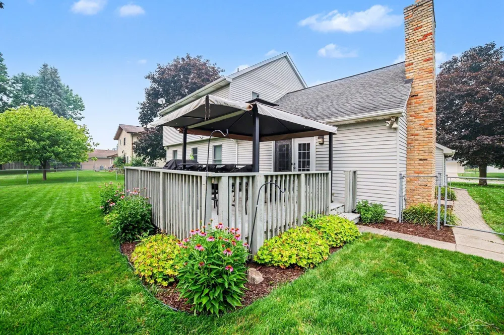 1383 Cranbrook Drive Saginaw Charter Township, MI 48638