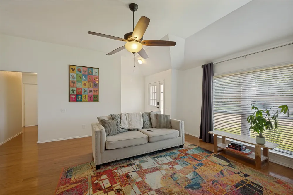 820 Wyndham Place Arlington, TX 76017