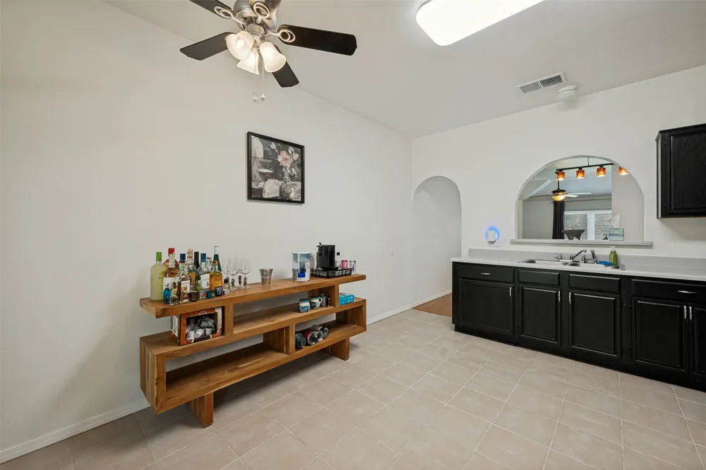 820 Wyndham Place Arlington, TX 76017