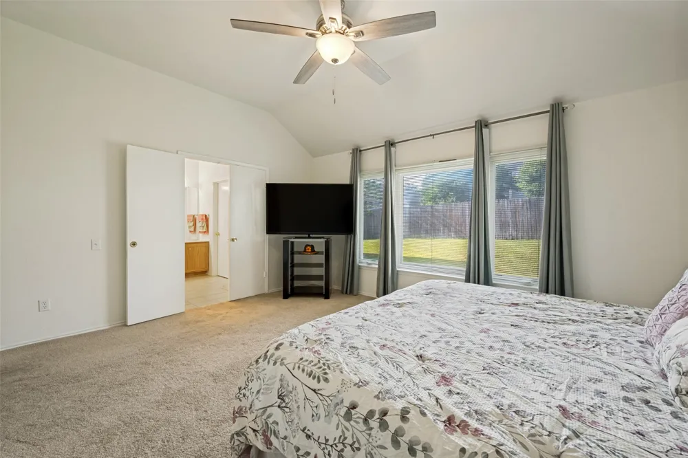 820 Wyndham Place Arlington, TX 76017