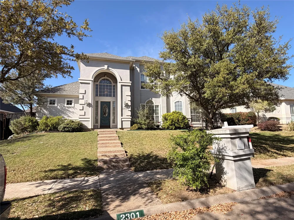 2301 Clearspring Drive S Irving, TX 75063