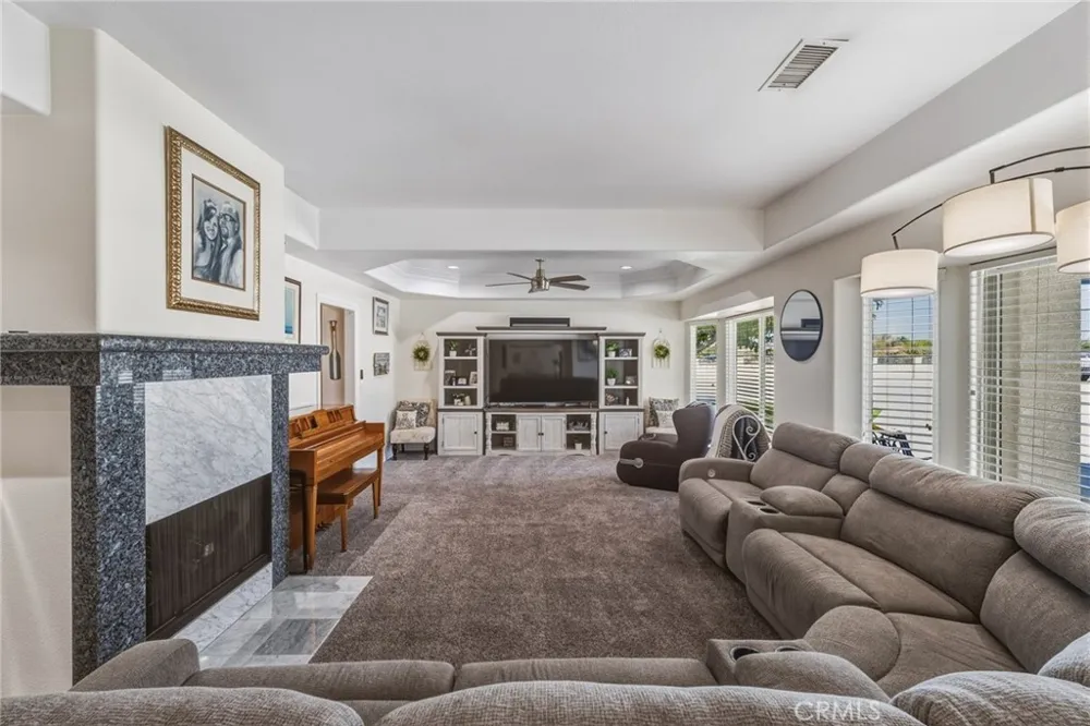 19475 US Highway 18 Apple Valley, CA 92307