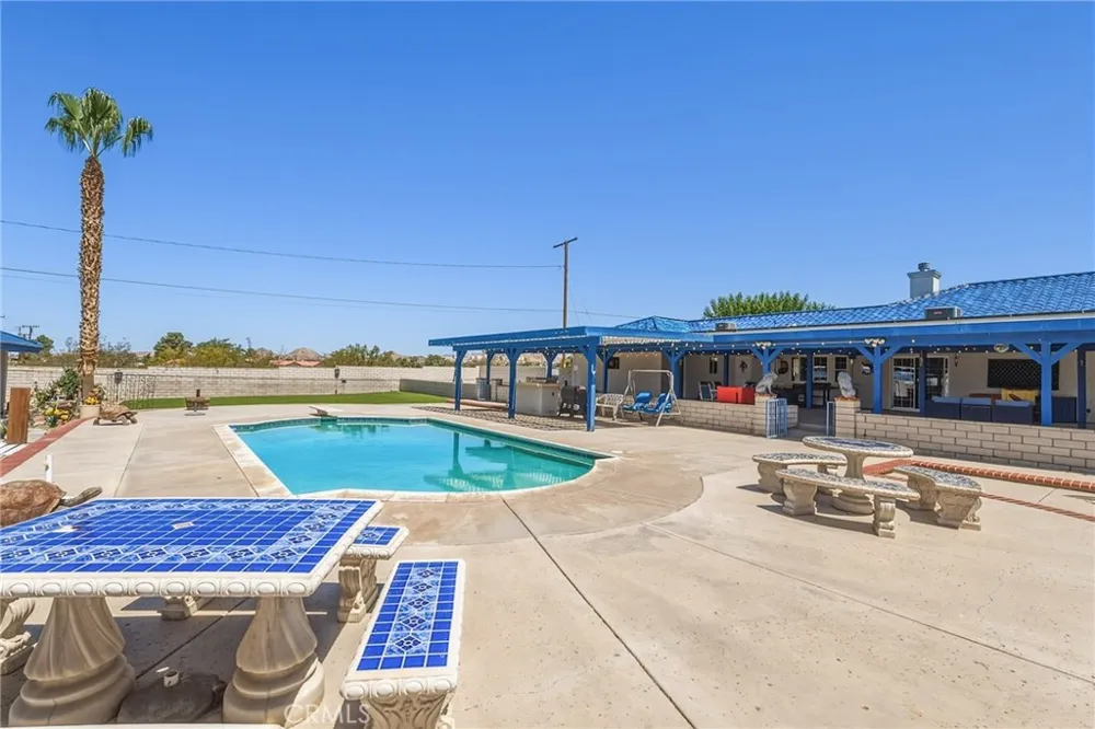19475 US Highway 18 Apple Valley, CA 92307