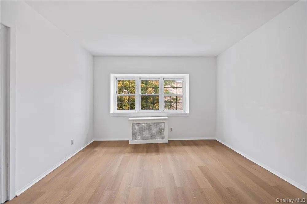 976 Sackett Avenue Bronx, NY 10462