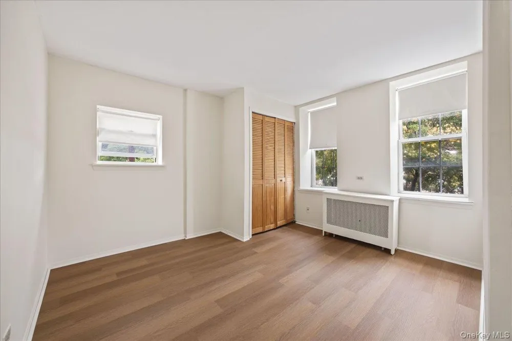 976 Sackett Avenue Bronx, NY 10462