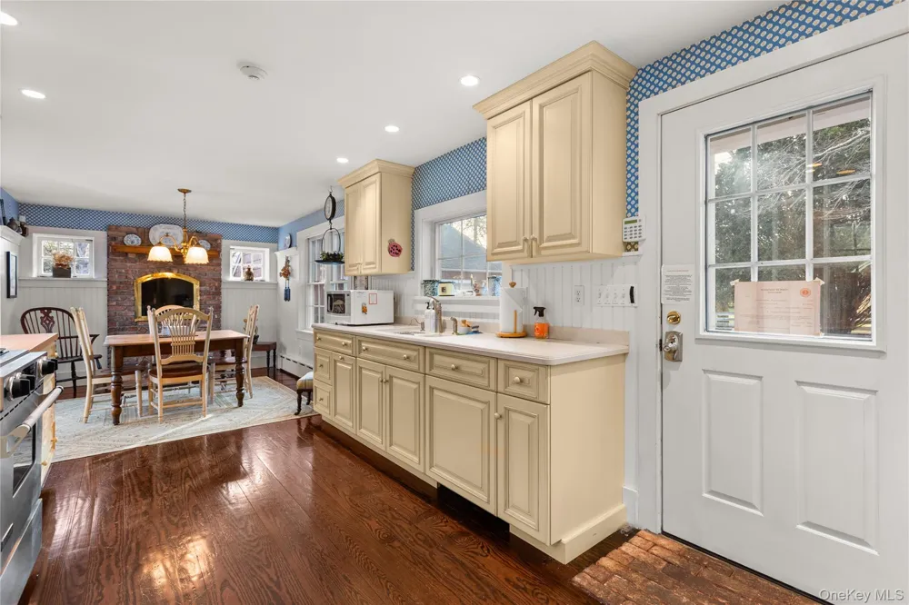 3500 Pine Neck Road Southold, NY 11971