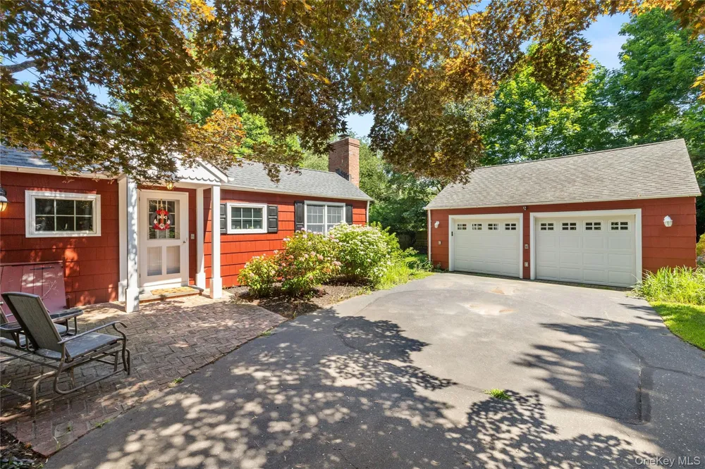 3500 Pine Neck Road Southold, NY 11971