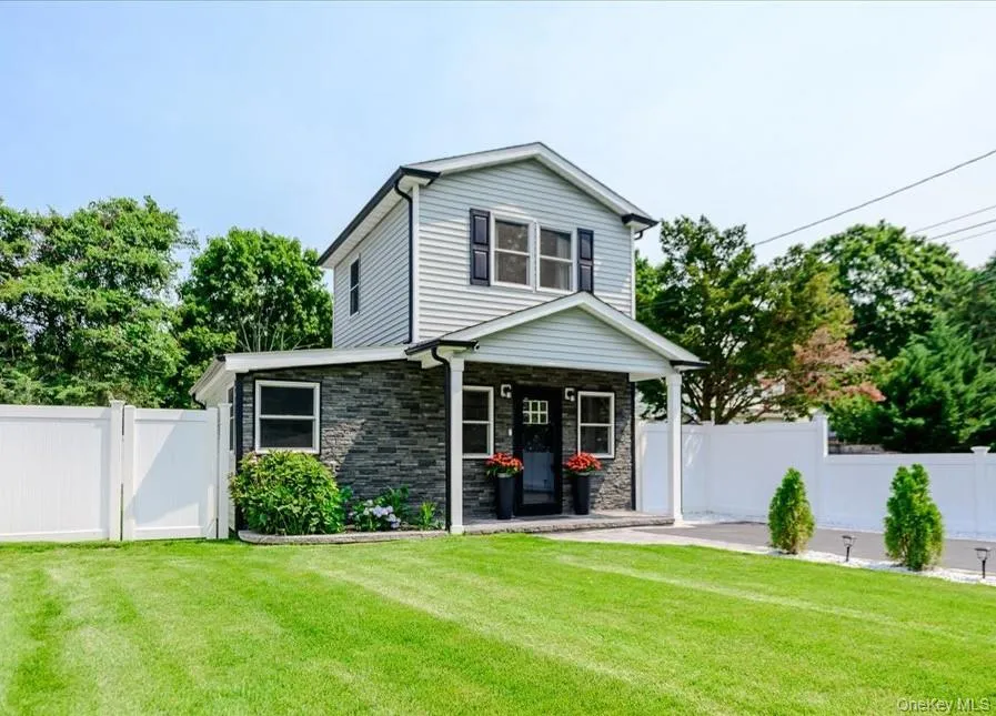 35 Rose Street Hauppauge, NY 11788
