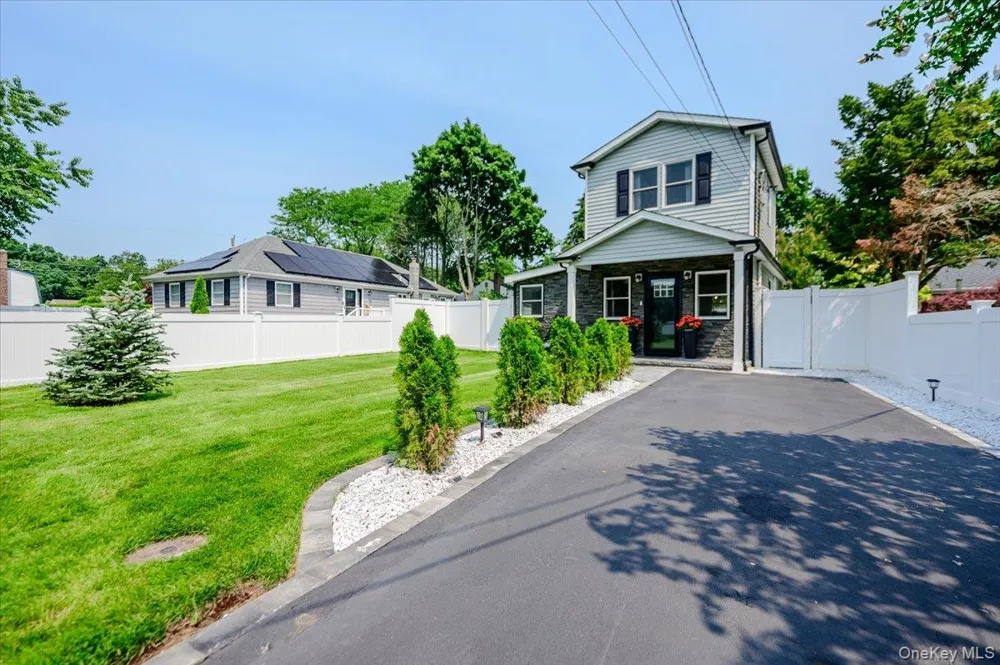 35 Rose Street Hauppauge, NY 11788