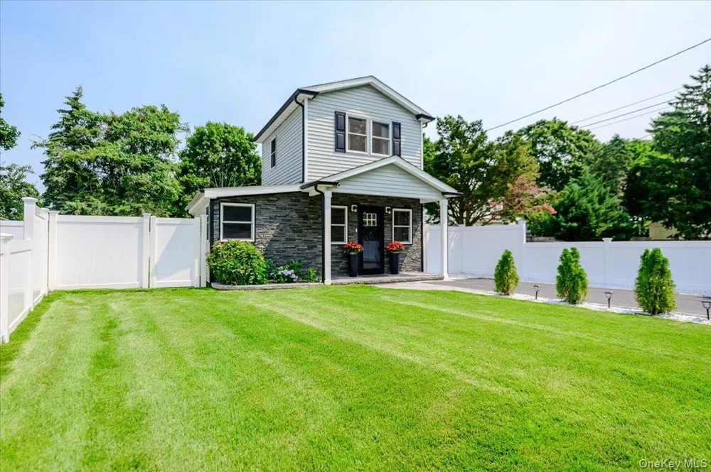 35 Rose Street Hauppauge, NY 11788