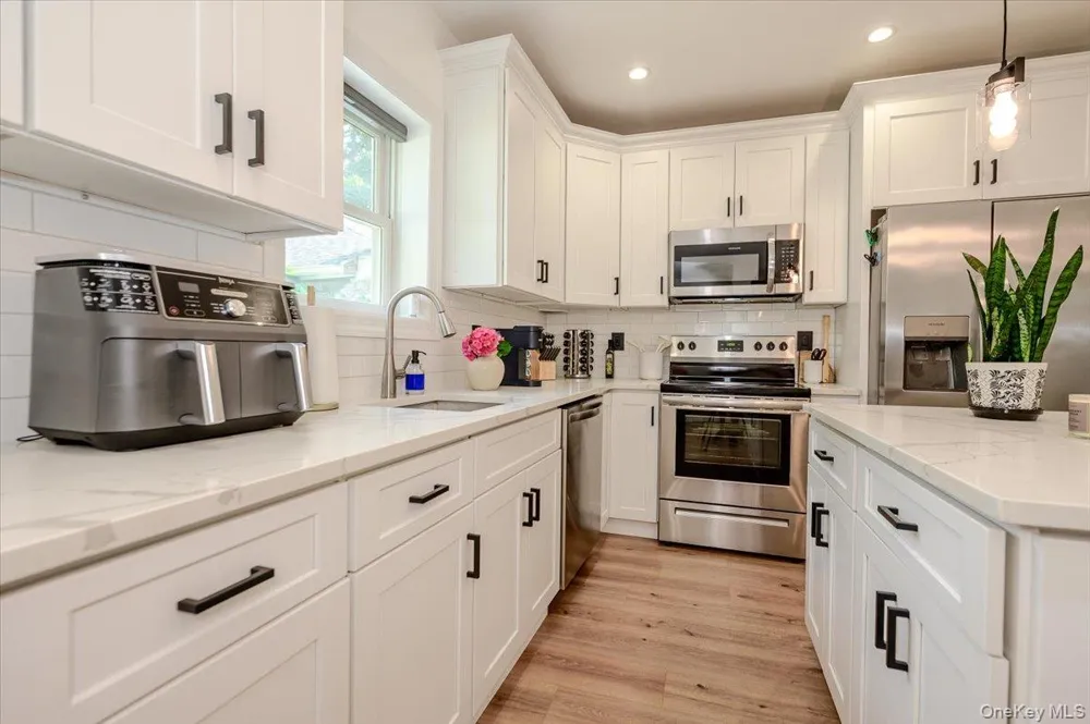 35 Rose Street Hauppauge, NY 11788