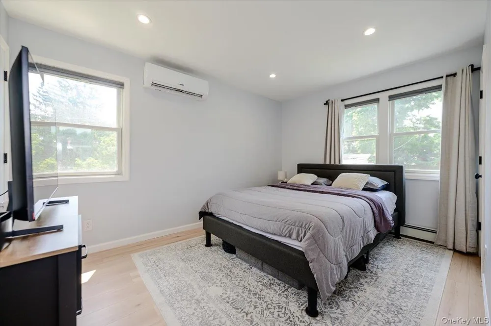 35 Rose Street Hauppauge, NY 11788