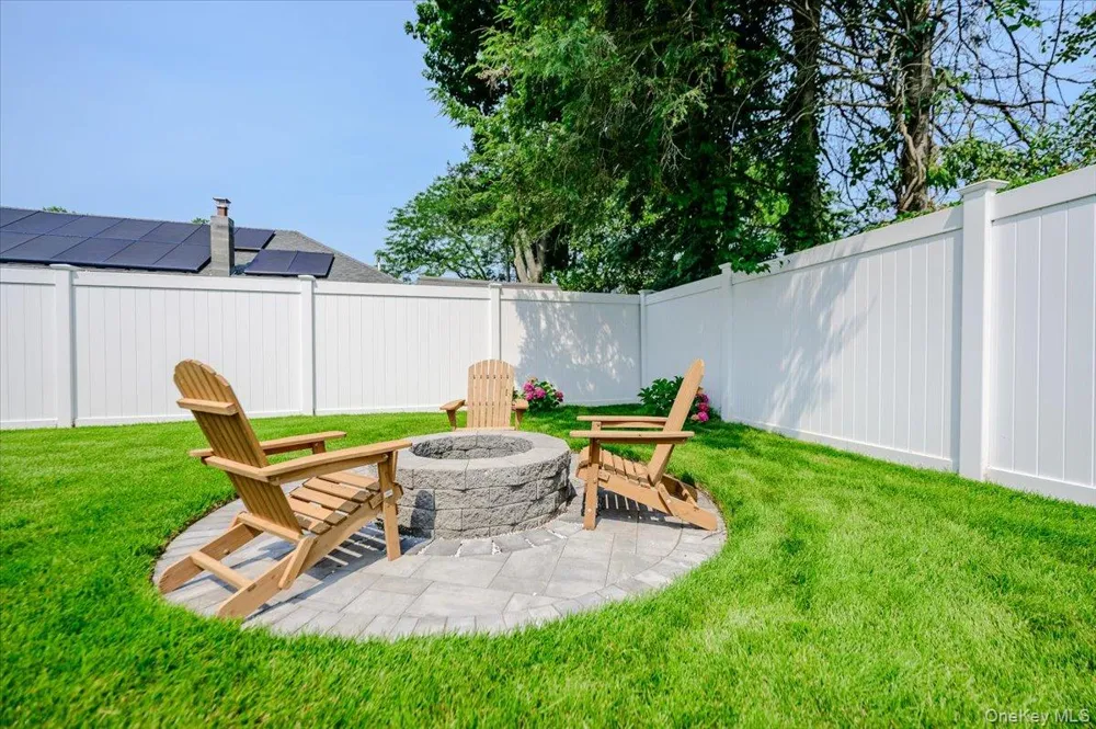 35 Rose Street Hauppauge, NY 11788