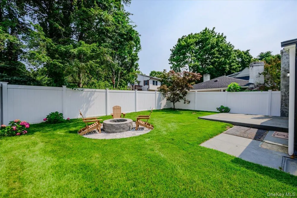 35 Rose Street Hauppauge, NY 11788