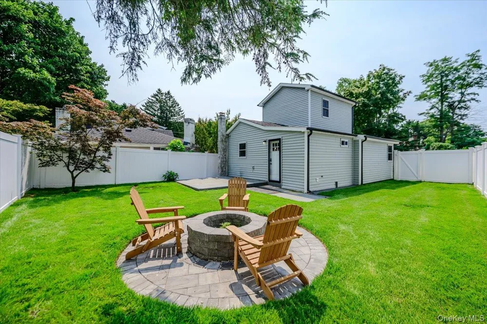 35 Rose Street Hauppauge, NY 11788