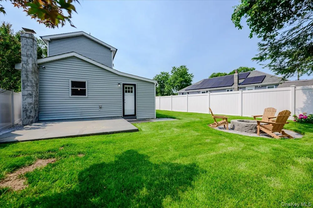 35 Rose Street Hauppauge, NY 11788