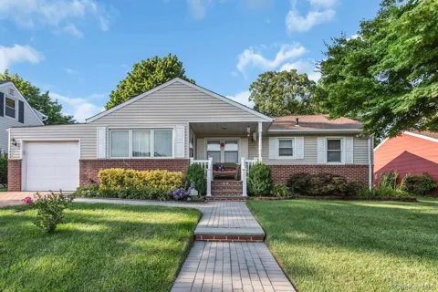 6 Emerald Drive