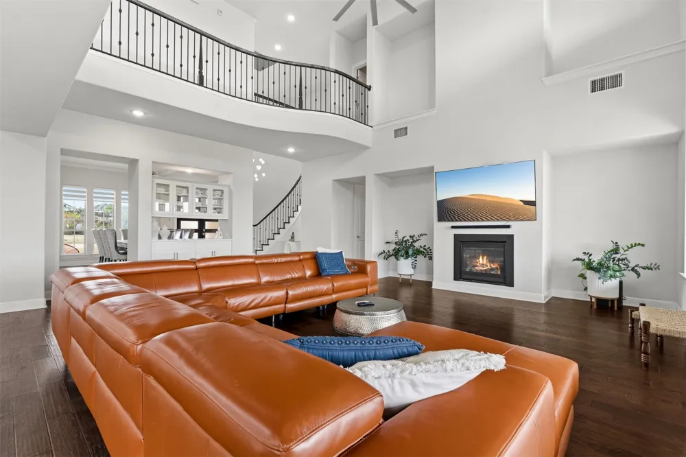 2504 Long Lasso Pass Leander, TX 78641