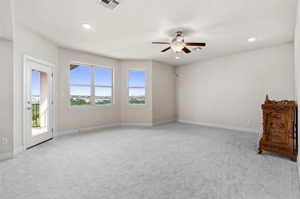 2504 Long Lasso Pass Leander, TX 78641