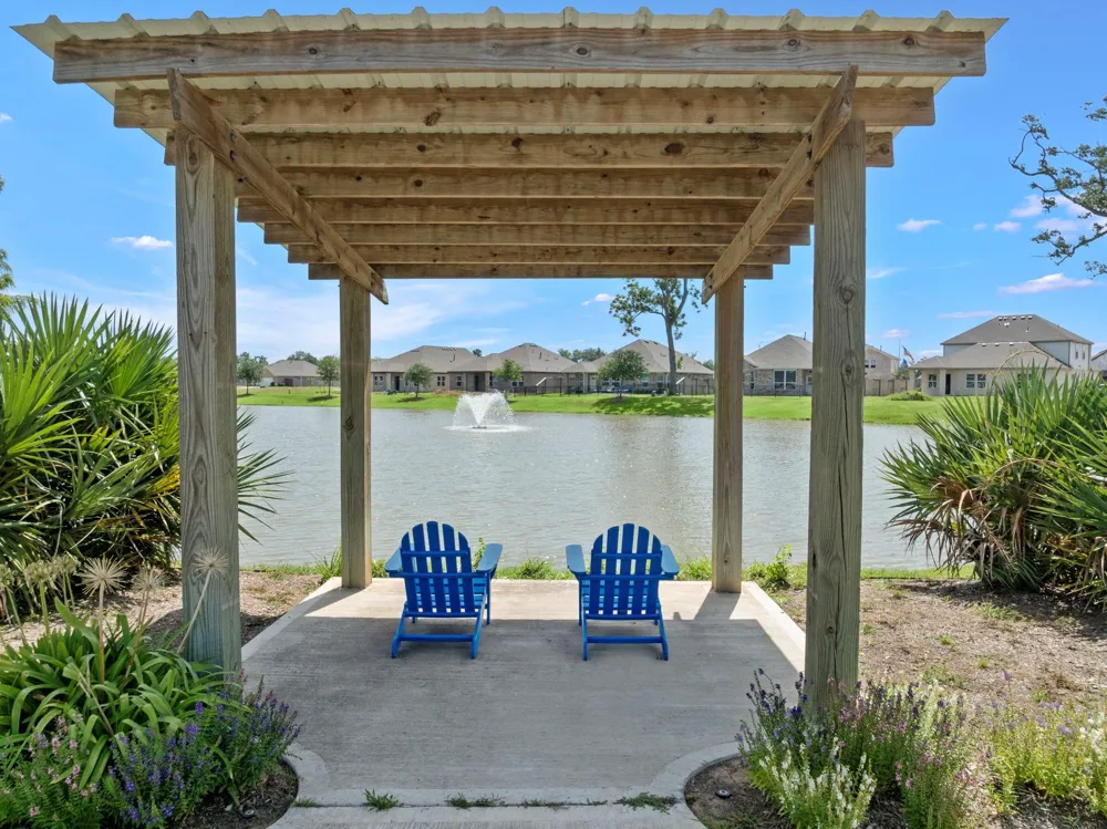 113 Water Grass Trail Clute, TX 77531