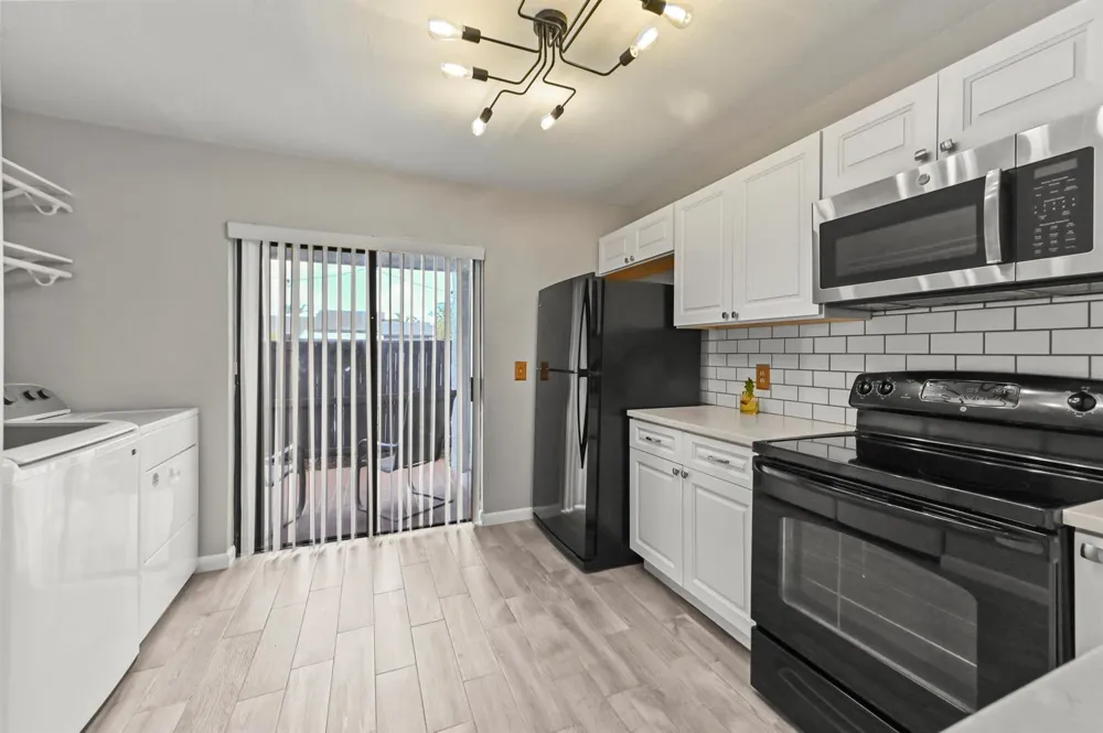 84 Conaskonk Circle Royal Palm Beach, FL 33411