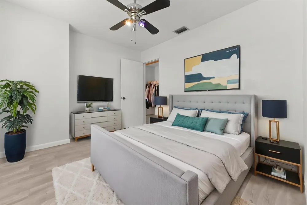 84 Conaskonk Circle Royal Palm Beach, FL 33411