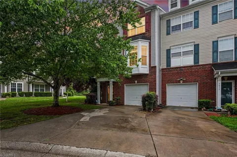 3813 Tarrant Trace Circle
