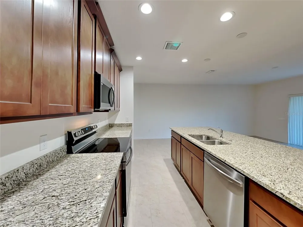 1615 CLOUDY COURT St Cloud, FL 34769