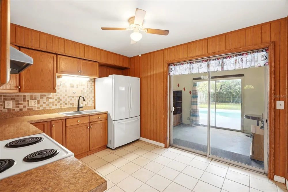 427 1ST AVENUE NE Largo, FL 33770