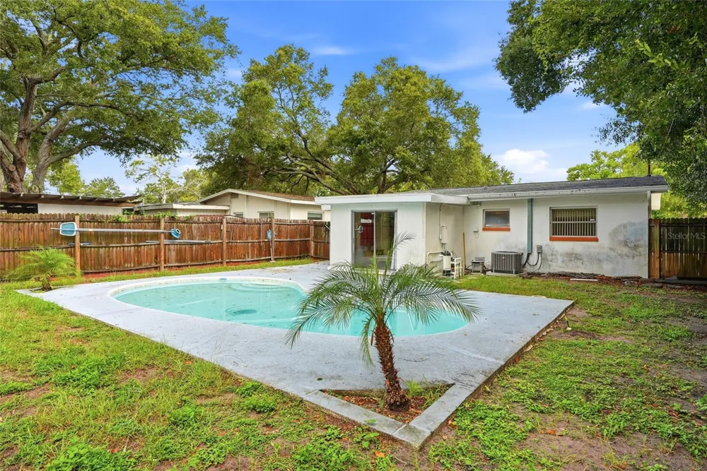 427 1ST AVENUE NE Largo, FL 33770
