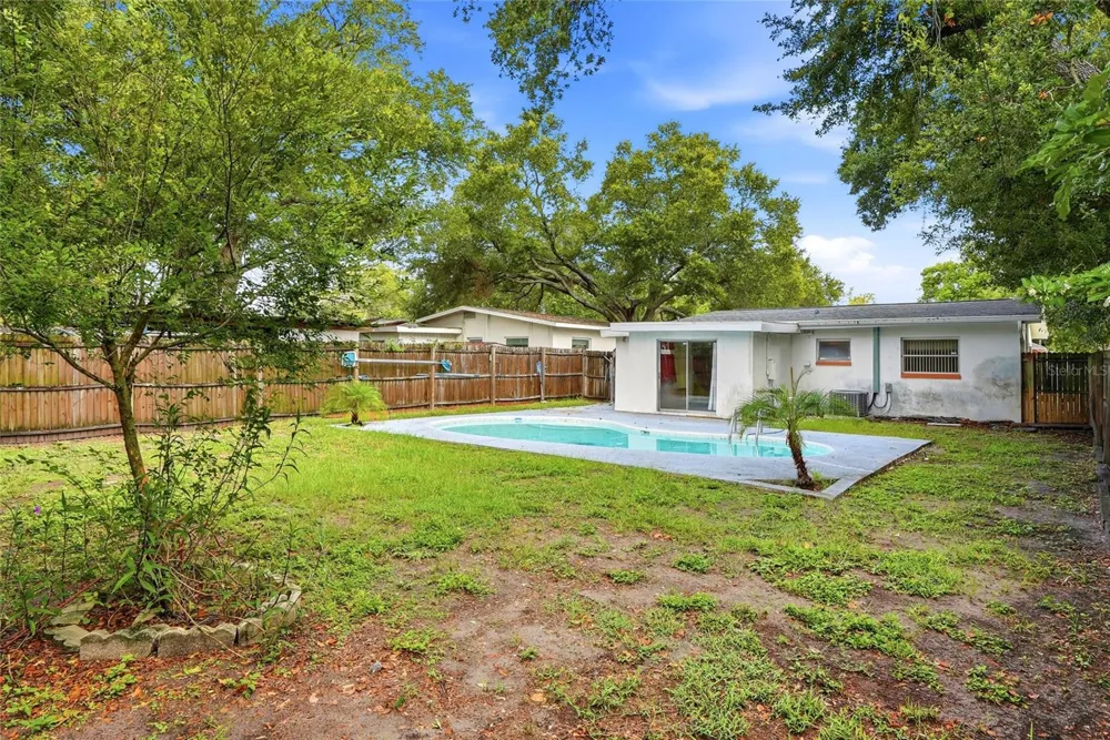 427 1ST AVENUE NE Largo, FL 33770