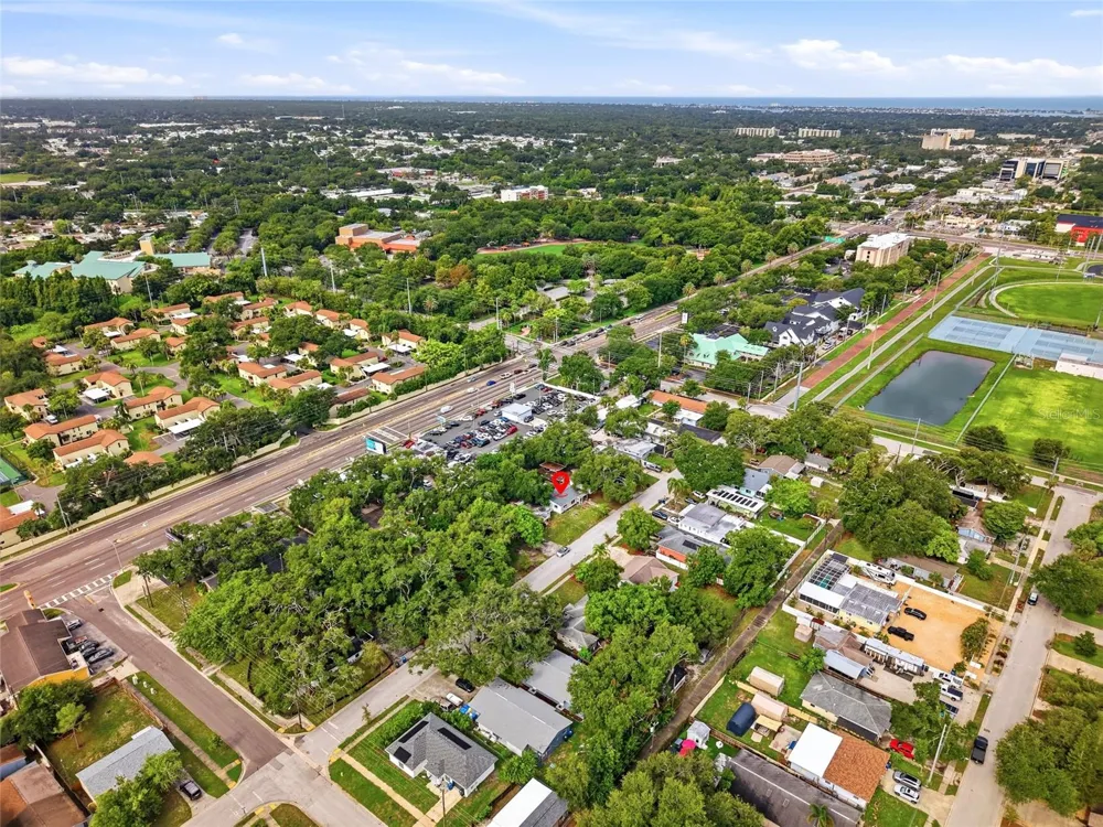 427 1ST AVENUE NE Largo, FL 33770