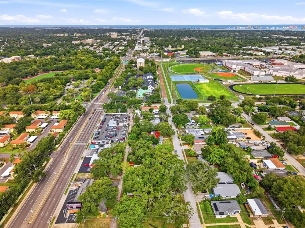 427 1ST AVENUE NE Largo, FL 33770