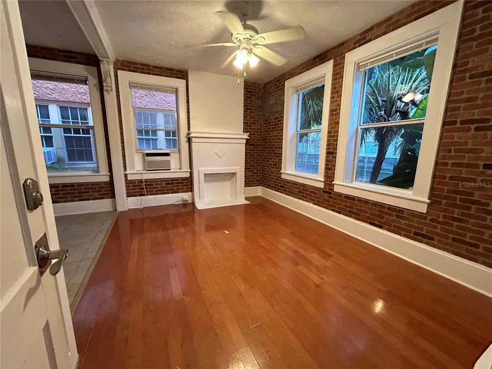 1727 RINGLING BOULEVARD Sarasota, FL 34236