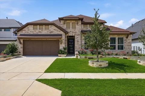 3123 Warwick Trail