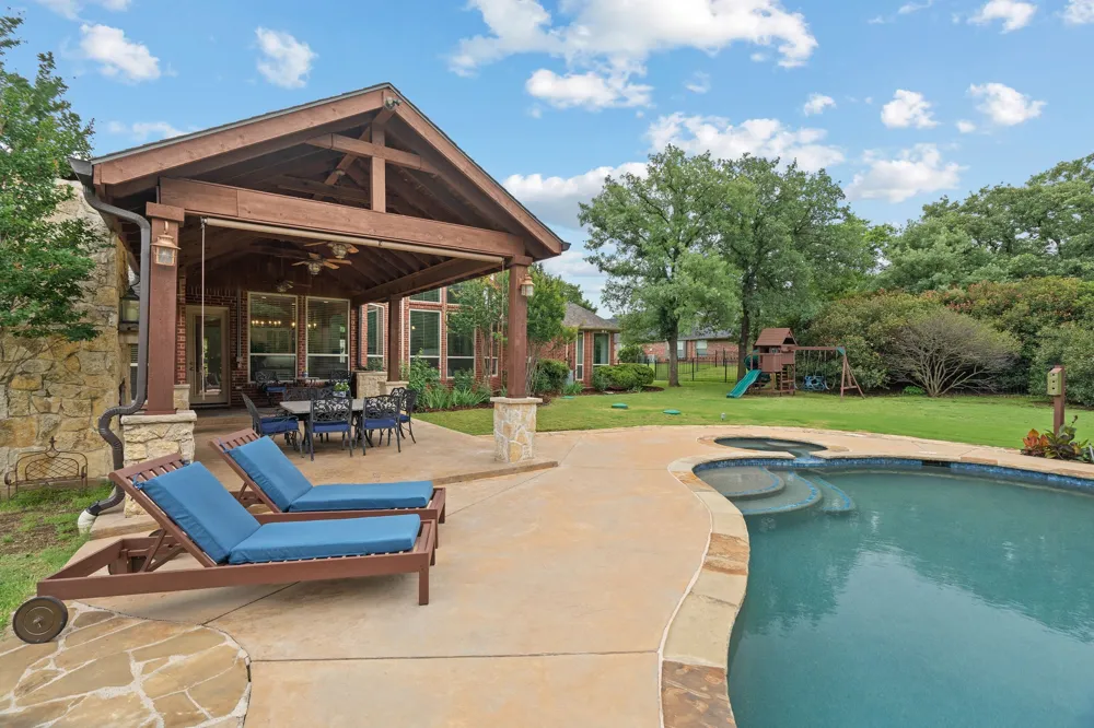 122 W Carruth Lane Double Oak, TX 75077
