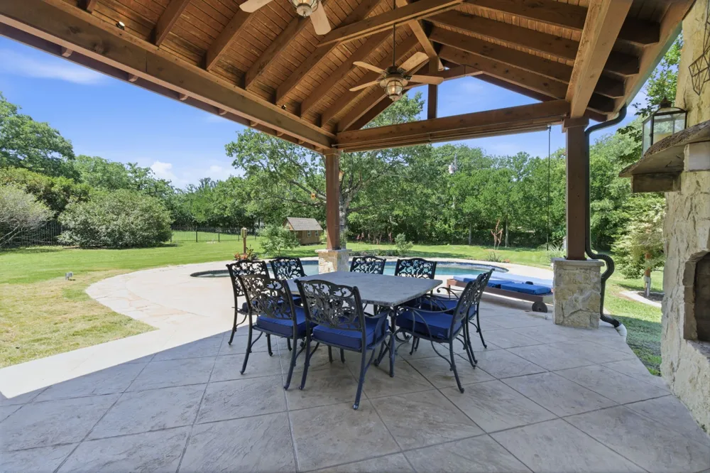 122 W Carruth Lane Double Oak, TX 75077