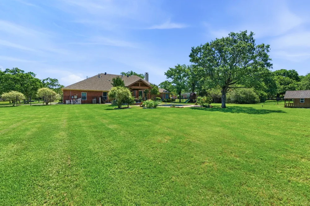 122 W Carruth Lane Double Oak, TX 75077