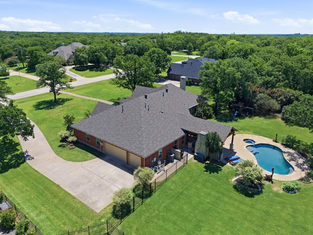 122 W Carruth Lane Double Oak, TX 75077