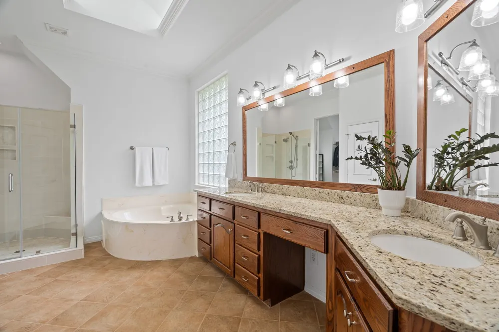 122 W Carruth Lane Double Oak, TX 75077