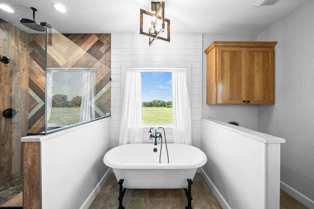 1655 Old Cuero Road Yoakum, TX 77995