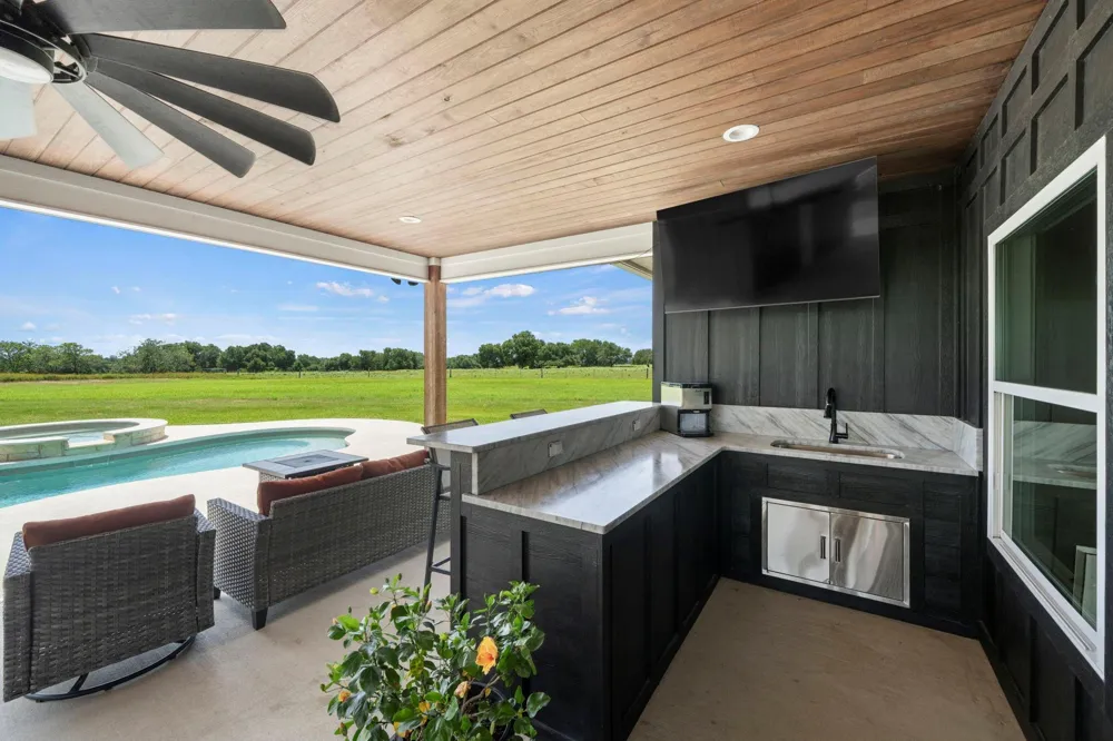 1655 Old Cuero Road Yoakum, TX 77995
