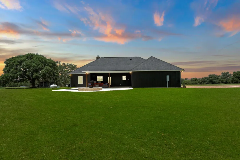 1655 Old Cuero Road Yoakum, TX 77995