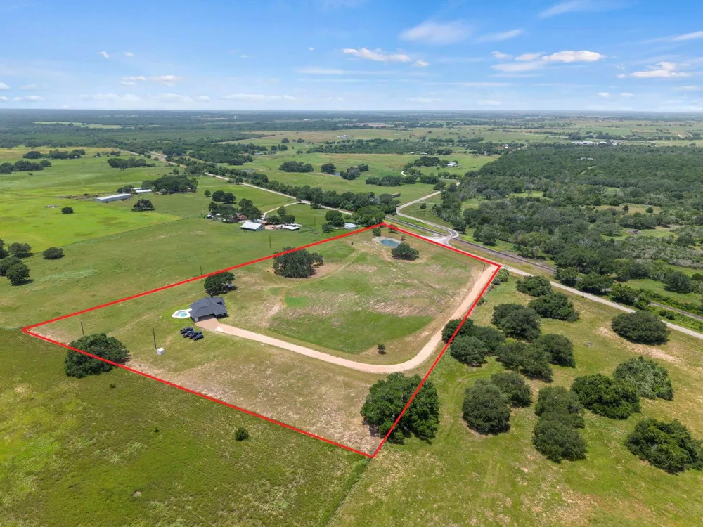 1655 Old Cuero Road Yoakum, TX 77995