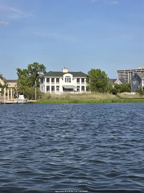 43 COLUMBUS DR