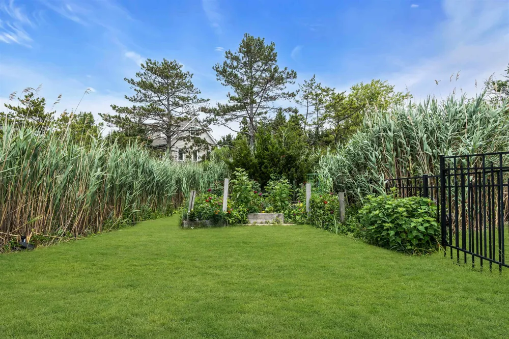 43 COLUMBUS DR Monmouth Beach, NJ 07750
