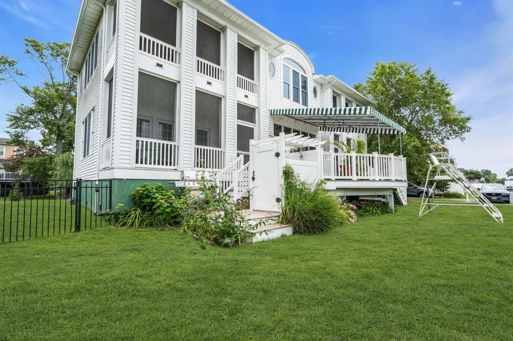 43 COLUMBUS DR Monmouth Beach, NJ 07750